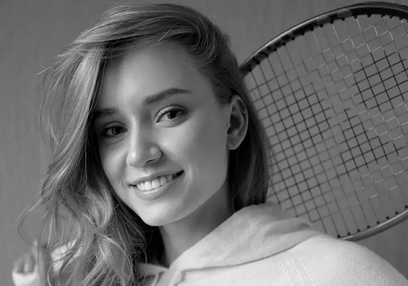 Elena Rybakina, Sang Petenis Muda yang Menggelegar di Kancah Tenis Dunia